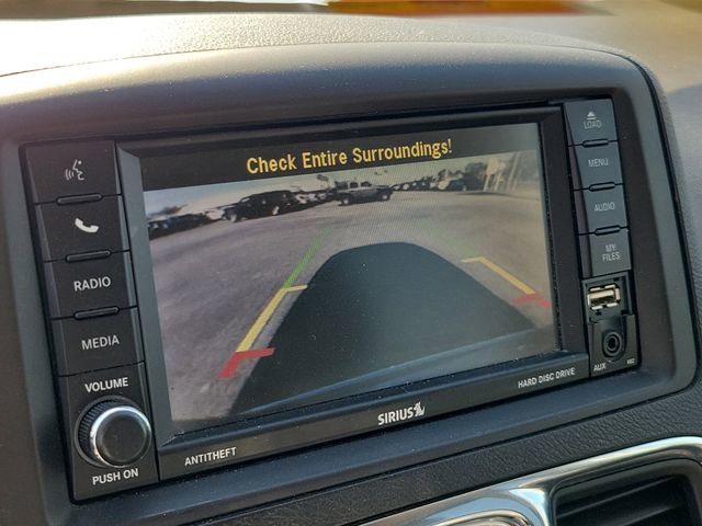 Used 2016 Chrysler Town & Country Touring FWD image 28