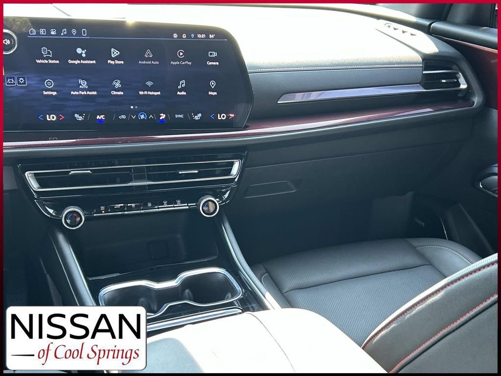 Used 2024 Chevrolet Traverse Z71 w/ Enhanced Driving Package AWD/4WD image 27