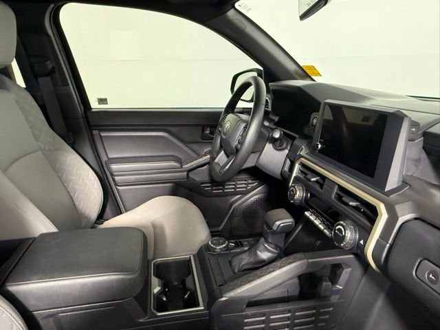 Used 2024 Toyota Tacoma SR5 AWD/4WD image 39