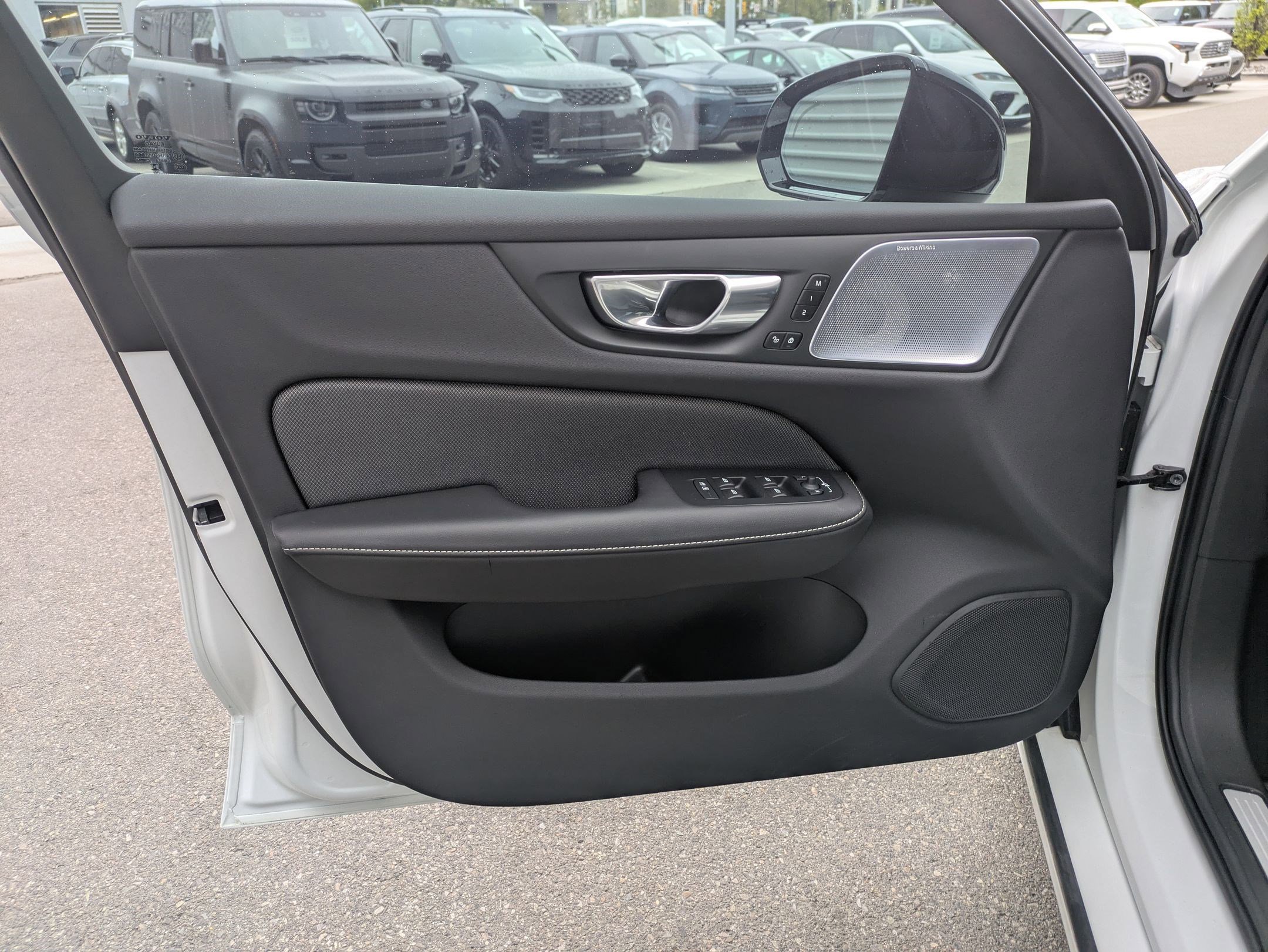 Used 2025 Volvo V60 T8 Polestar image 12