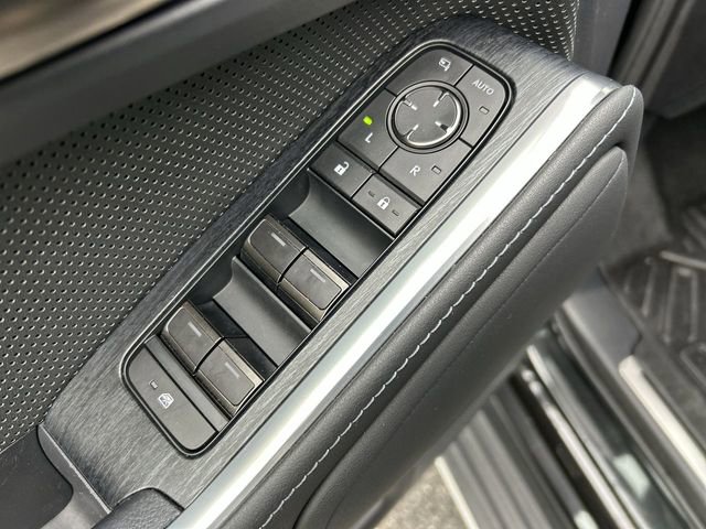 Used 2024 Lexus GX 550 w/ Cold Area Package AWD/4WD image 16