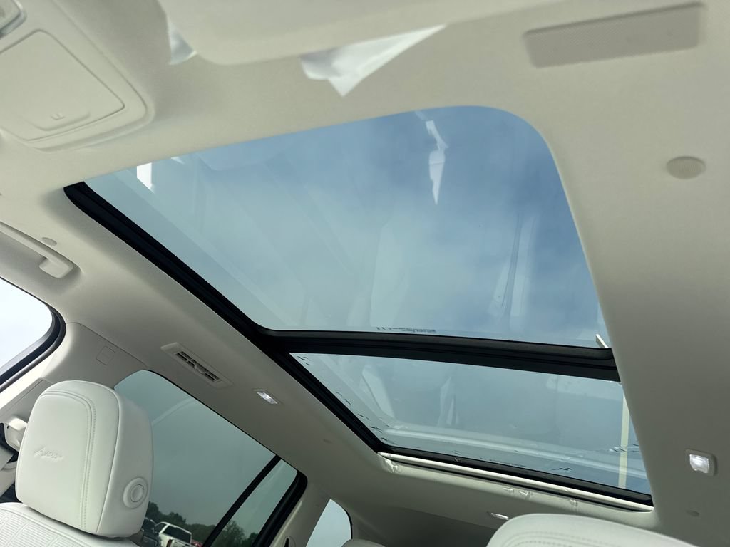 New 2026 Buick Enclave Avenir w/ Super Cruise Package FWD image 15