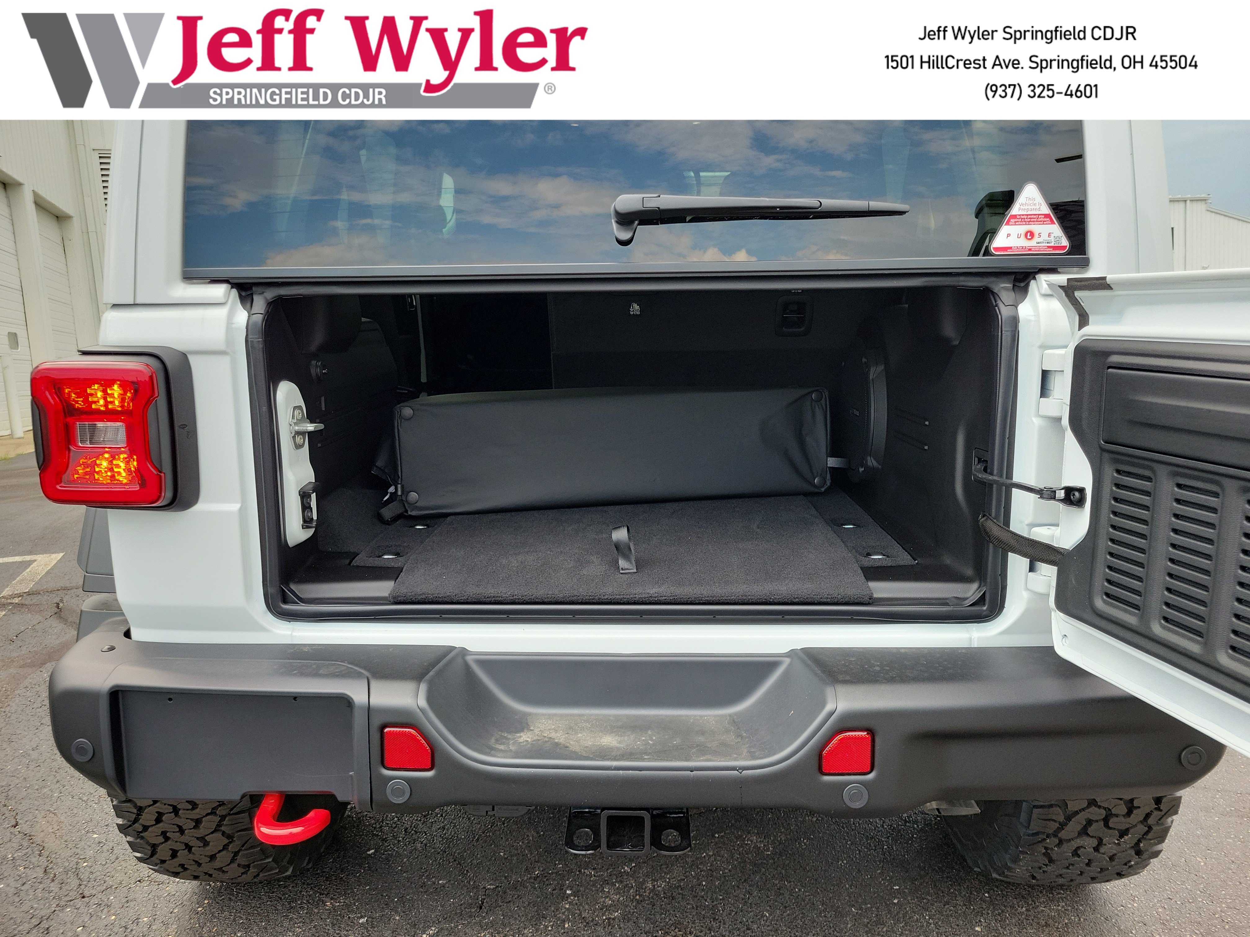 New 2026 Jeep Wrangler Unlimited Rubicon w/ Xtreme 35 Tire Package AWD/4WD image 5