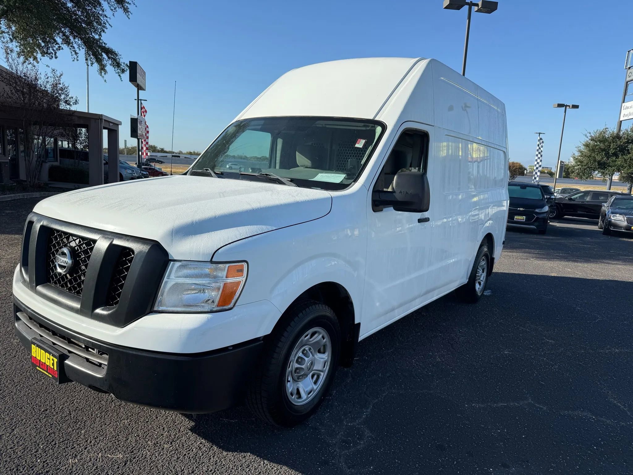 Used 2018 Nissan NV 2500 SV image 1