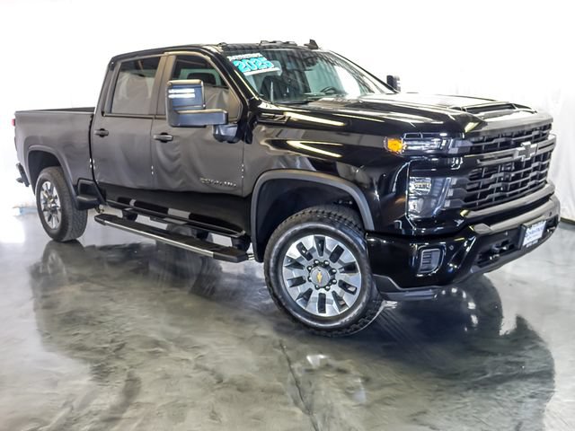 Used 2025 Chevrolet Silverado 2500 Custom w/ Custom Value Package AWD/4WD image 2