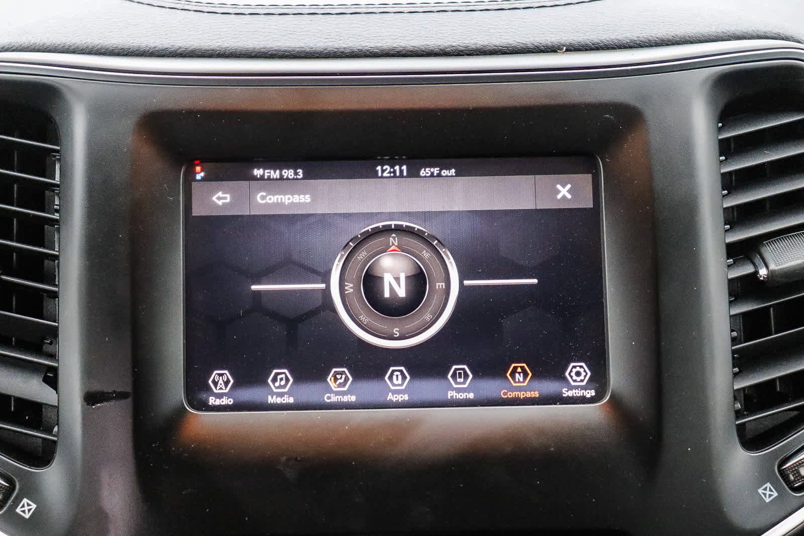 Used 2019 Jeep Cherokee Latitude w/ Popular Appearance Group image 15