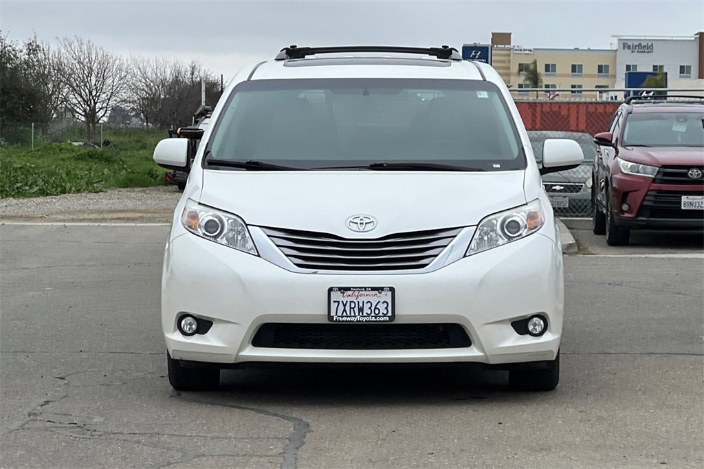 Certified 2017 Toyota Sienna Limited image 11