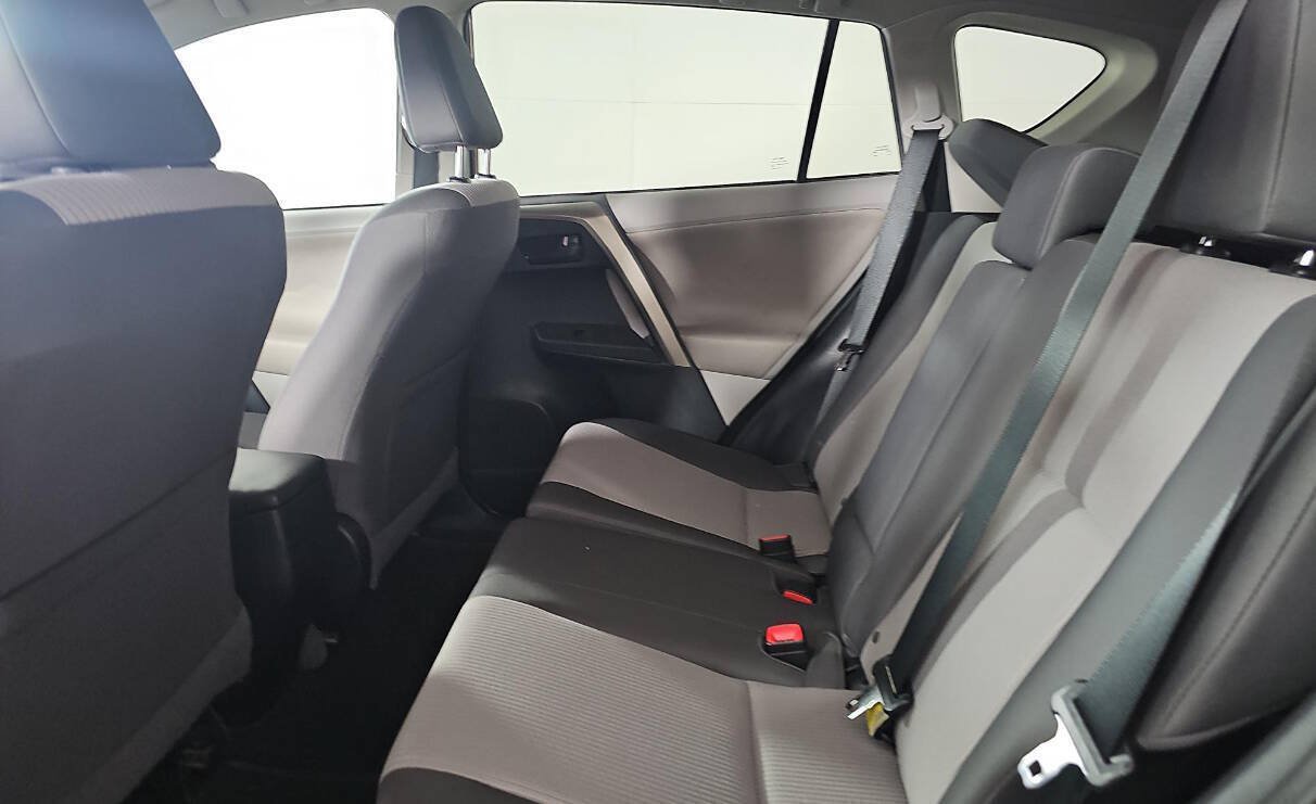 Used 2013 Toyota RAV4 LE AWD/4WD image 7