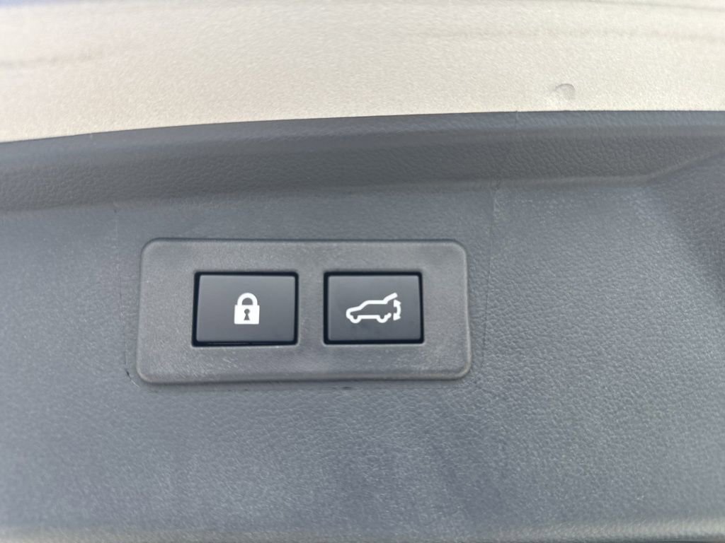 Certified 2025 Subaru Outback Premium image 9