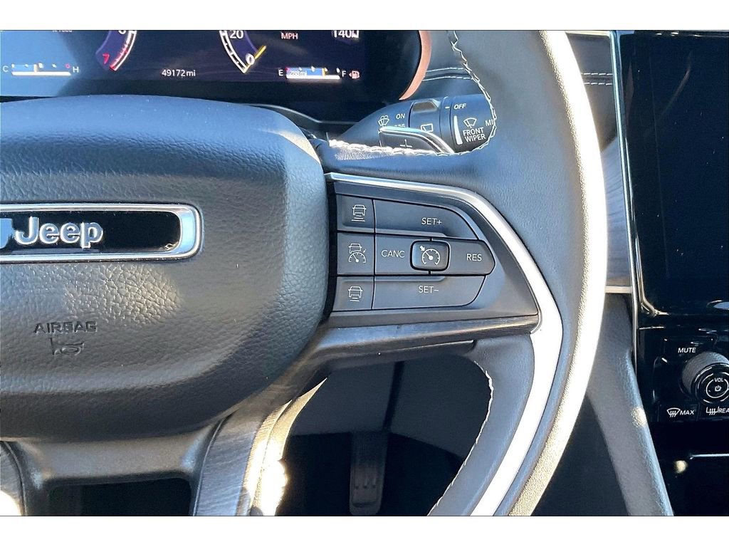 Used 2024 Jeep Grand Cherokee L Limited w/ Luxury Tech Group II image 19