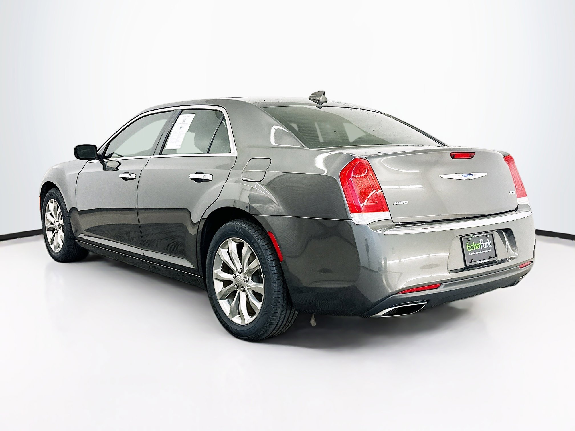 Used 2018 Chrysler 300 Limited AWD/4WD image 5