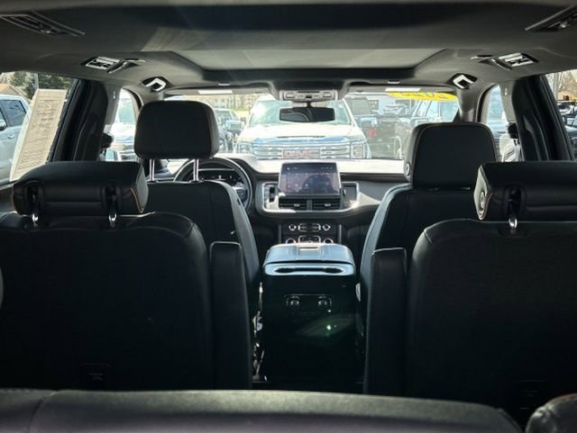 Used 2023 GMC Yukon AT4 w/ Technology Package AWD/4WD image 15