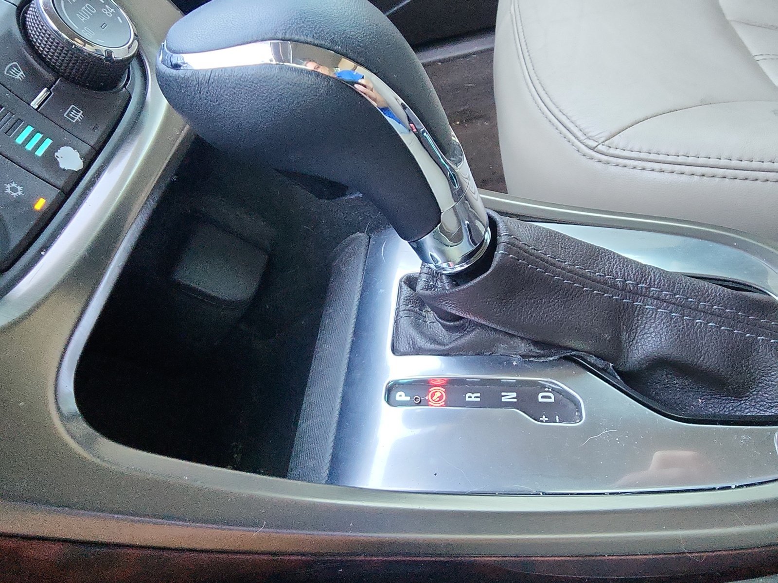 Used 2012 Buick Verano Leather FWD image 16