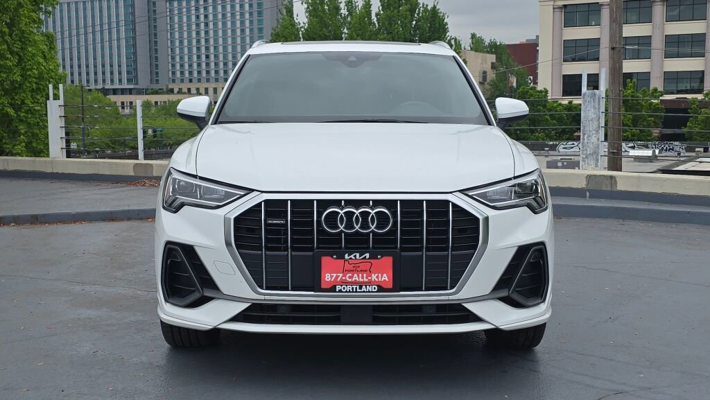 Used 2020 Audi Q3 2.0T Premium Plus w/ Premium Plus Package AWD/4WD image 8