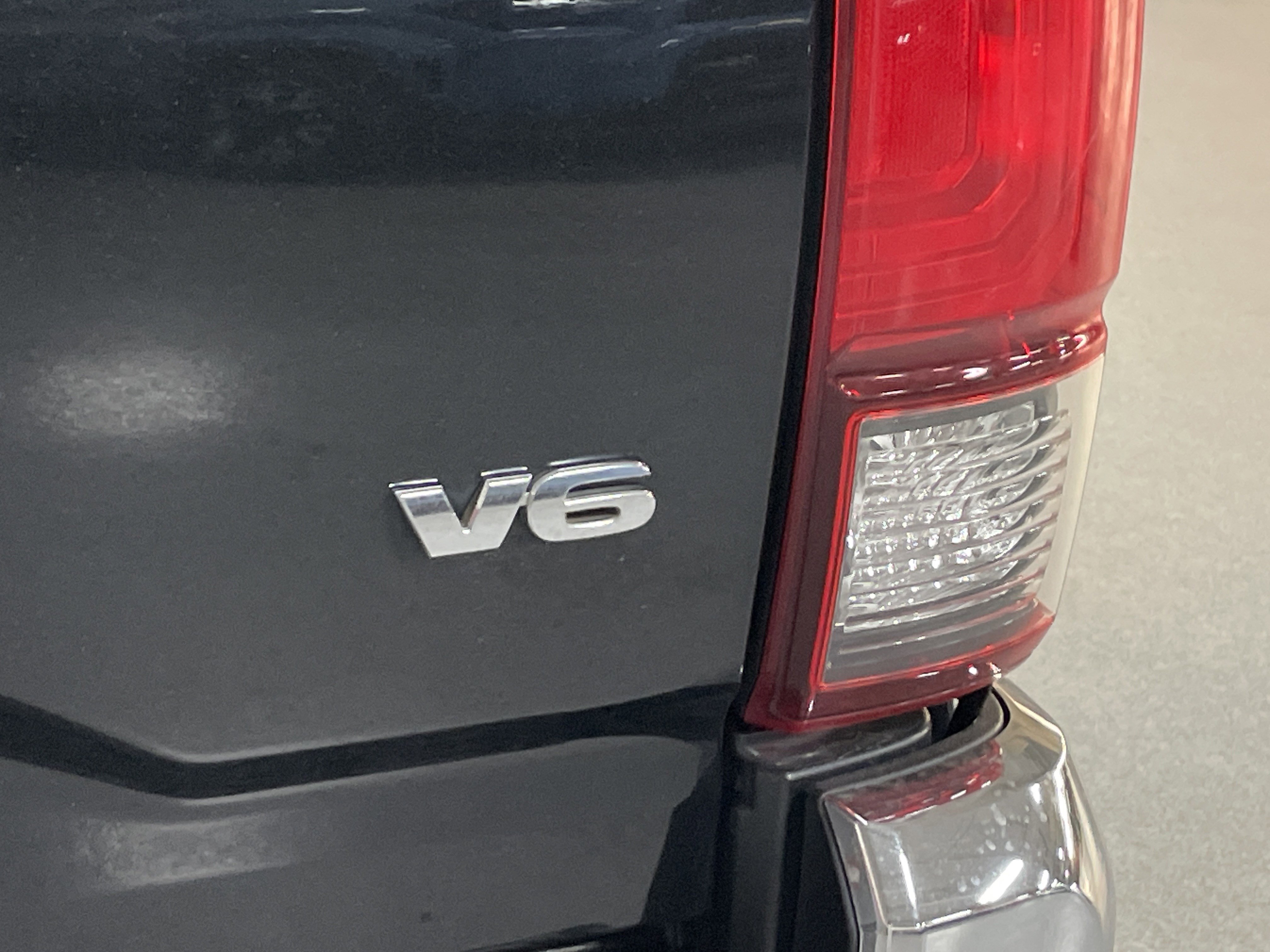 Used 2019 Toyota Tacoma TRD Off-Road AWD/4WD image 10