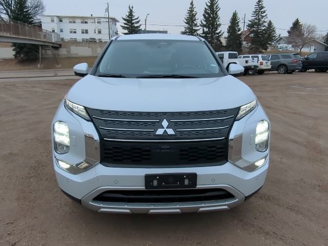 Used 2024 Mitsubishi Outlander SE image 4