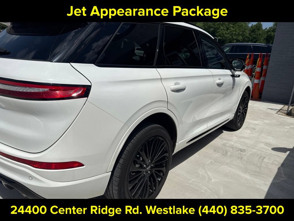 Used 2023 Lincoln Corsair Reserve w/ Equipment Group 201A AWD/4WD image 13