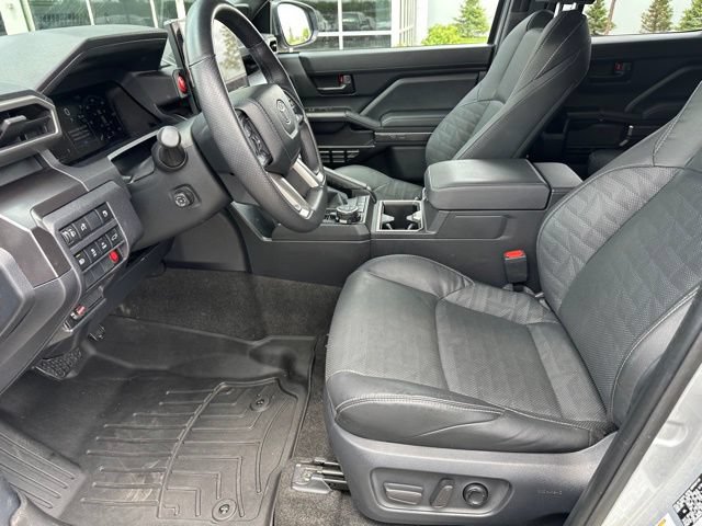 Used 2025 Toyota 4Runner TRD Off-Road Premium AWD/4WD image 18