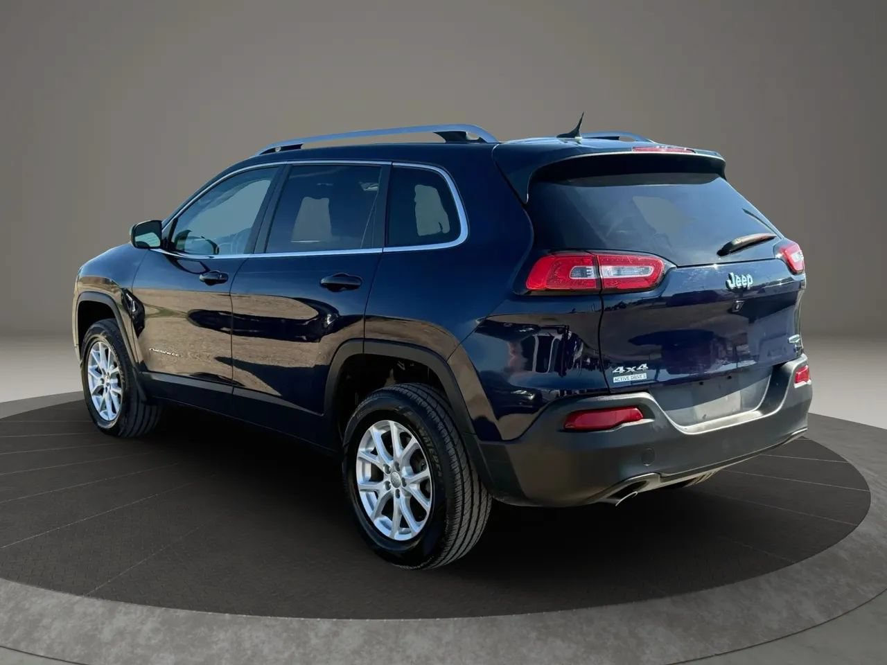 Used 2014 Jeep Cherokee Latitude w/ Comfort/Convenience Group AWD/4WD image 9