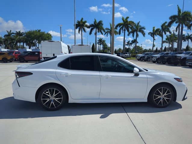 Used 2024 Toyota Camry SE video 4