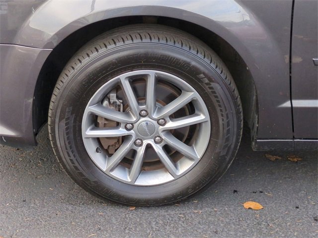 Used 2014 Dodge Grand Caravan SXT image 31