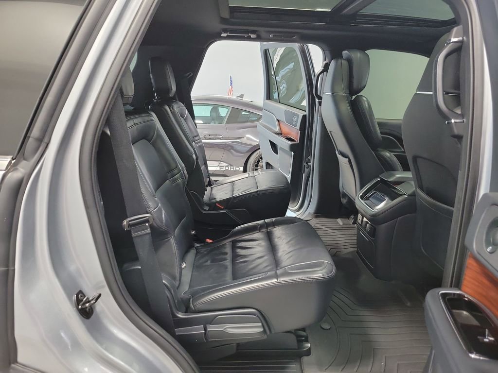 Used 2022 Lincoln Navigator Reserve image 18