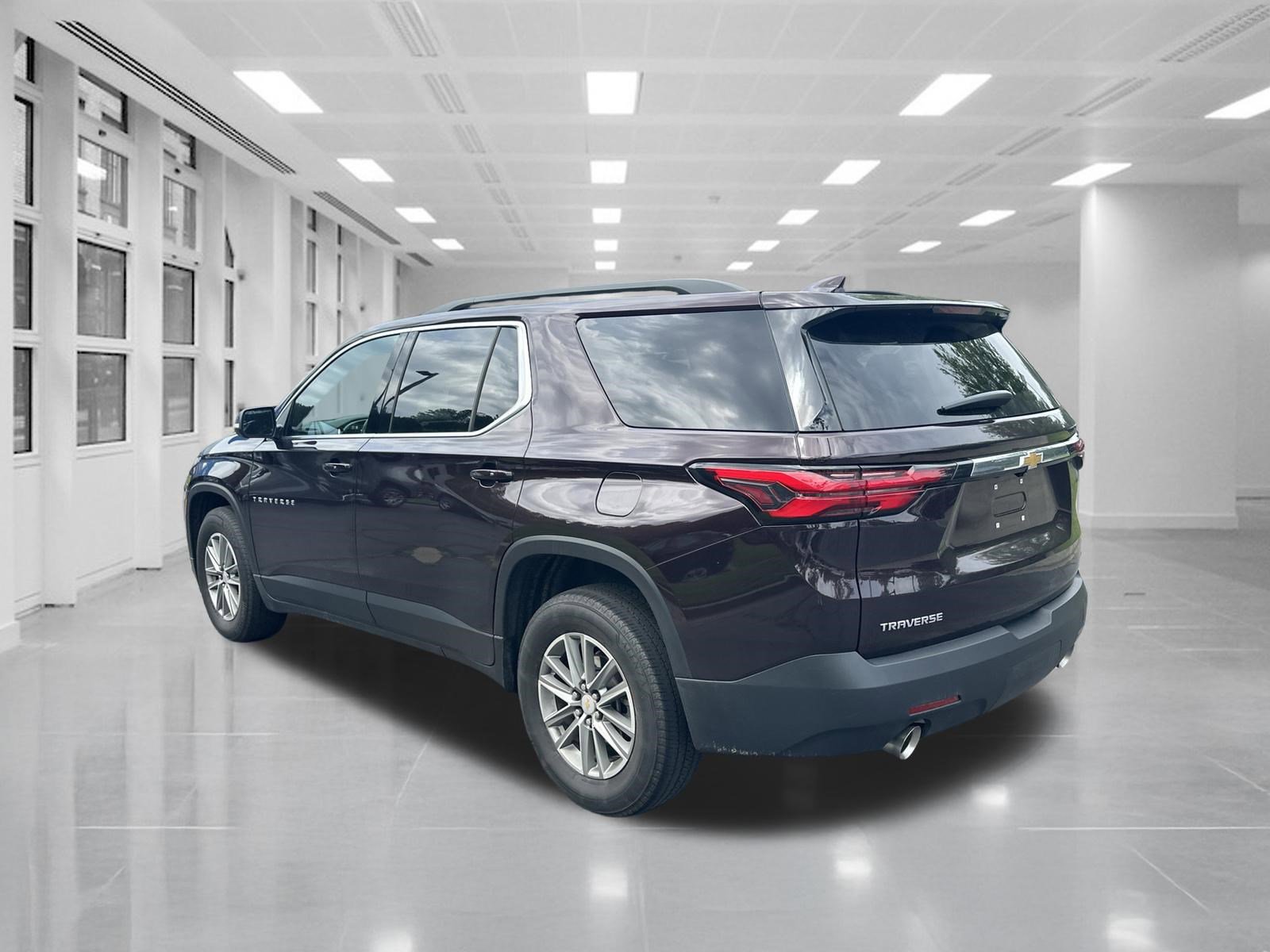 Used 2023 Chevrolet Traverse LT FWD image 13