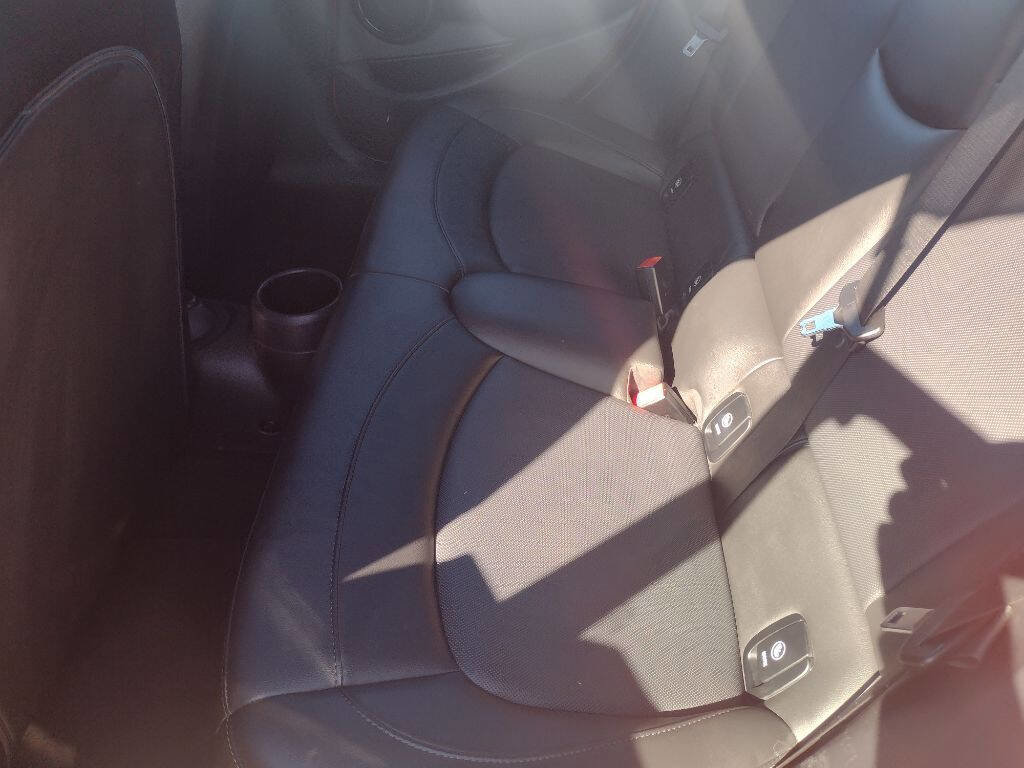 Used 2019 MINI Cooper 4-Door Hardtop w/ Storage Package image 19