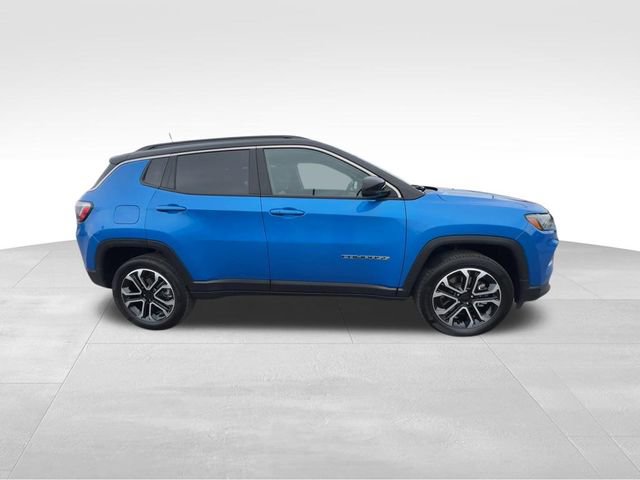Used 2023 Jeep Compass Limited image 12