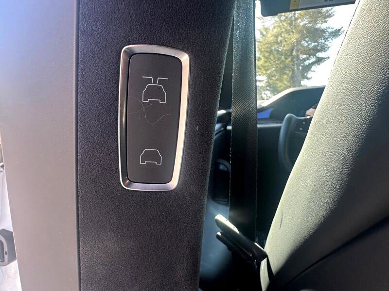 Used 2023 Tesla Model X image 40