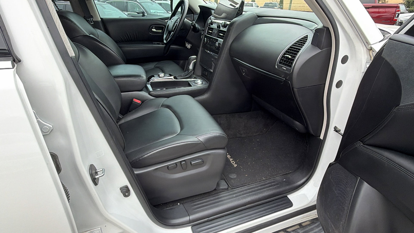 Used 2022 Nissan Armada SV w/ SV Appearance Package image 19