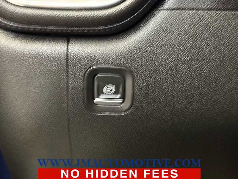 Used 2022 Chevrolet Silverado 1500 LT Trail Boss w/ LT Trail Boss Premium Package image 35