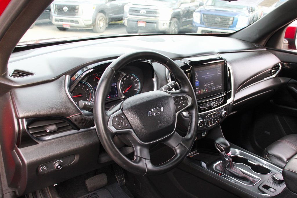 Used 2023 Chevrolet Traverse RS image 23