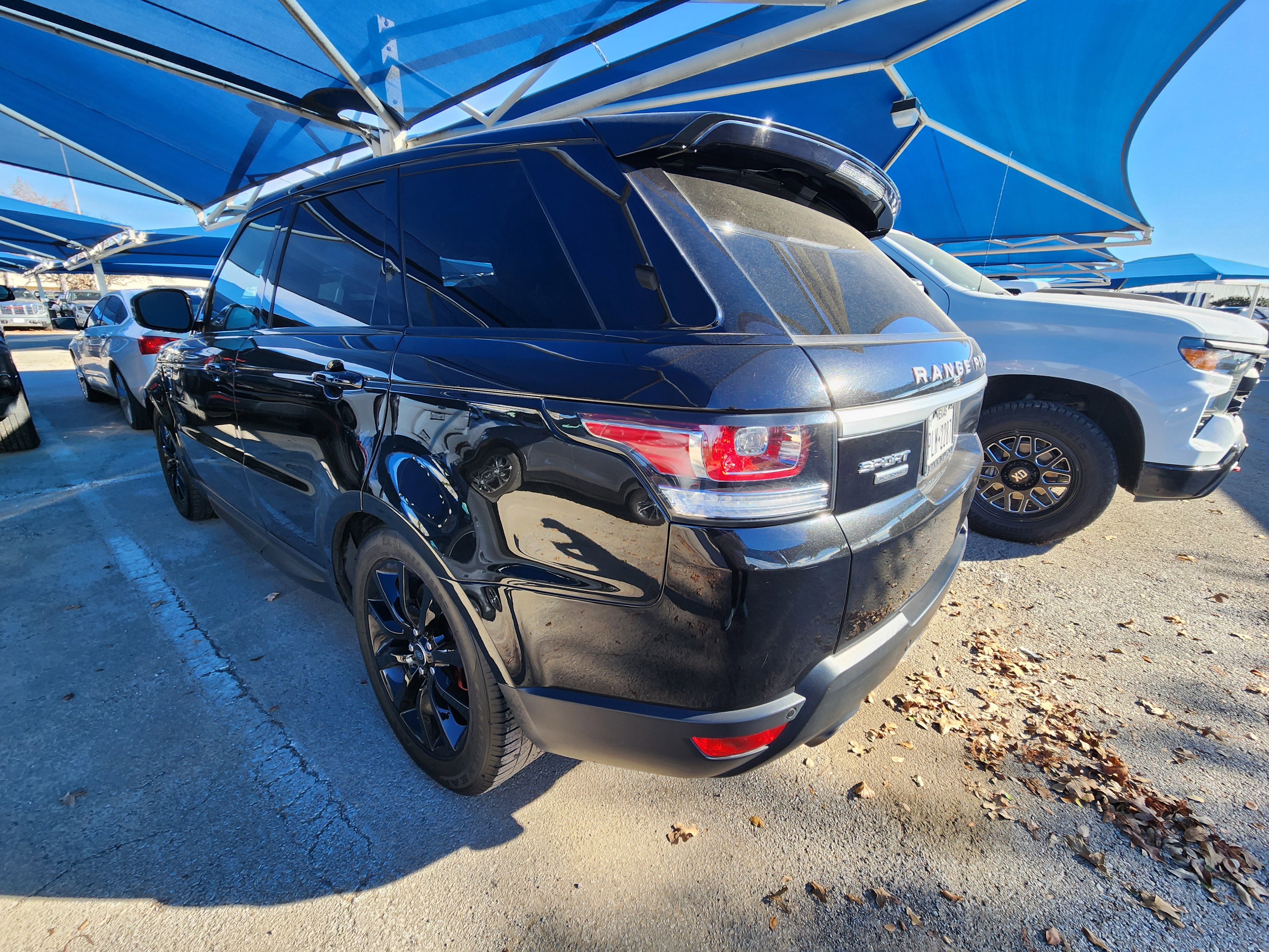 Used 2017 Land Rover Range Rover Sport image 3