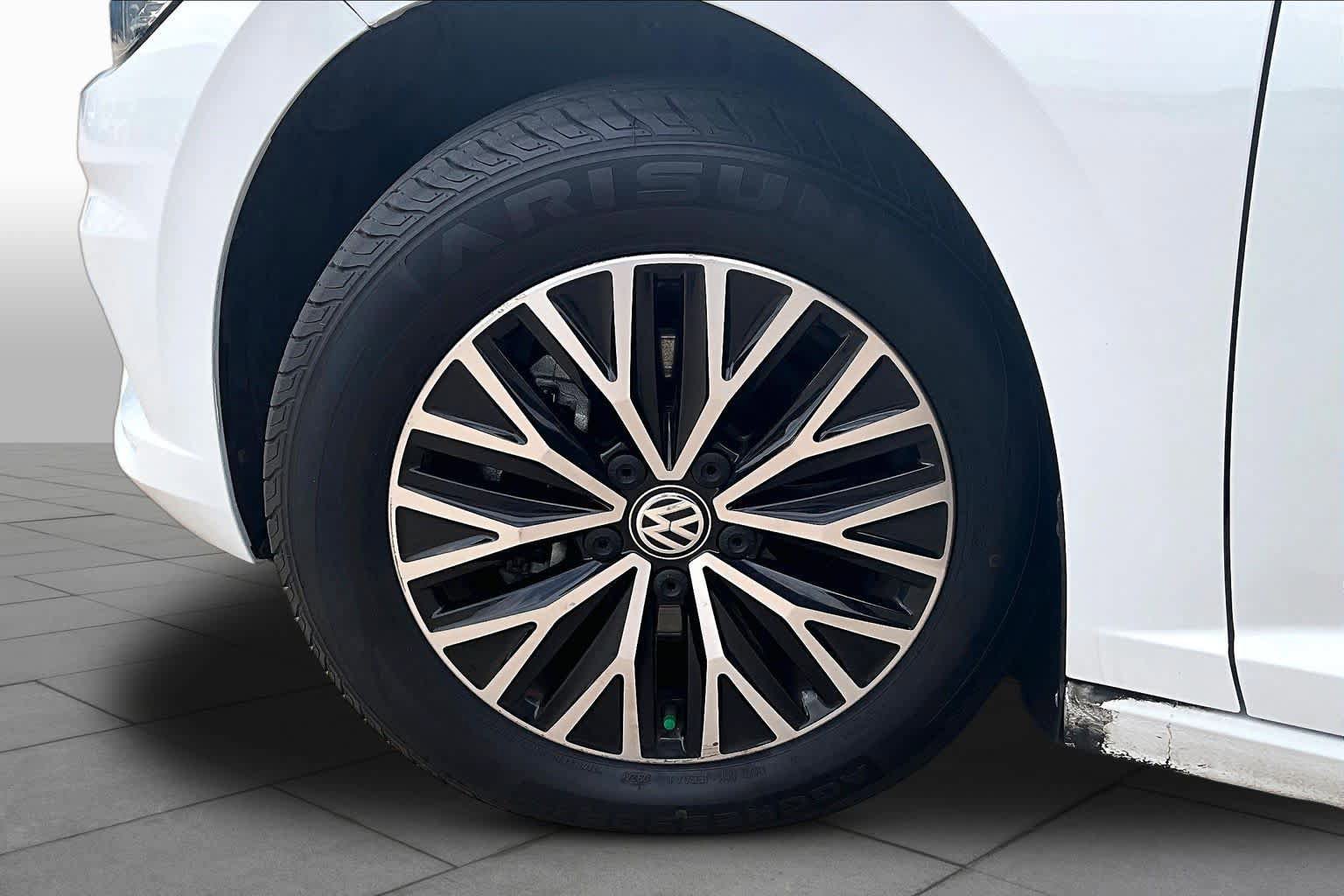 Used 2021 Volkswagen Jetta R-Line FWD image 11