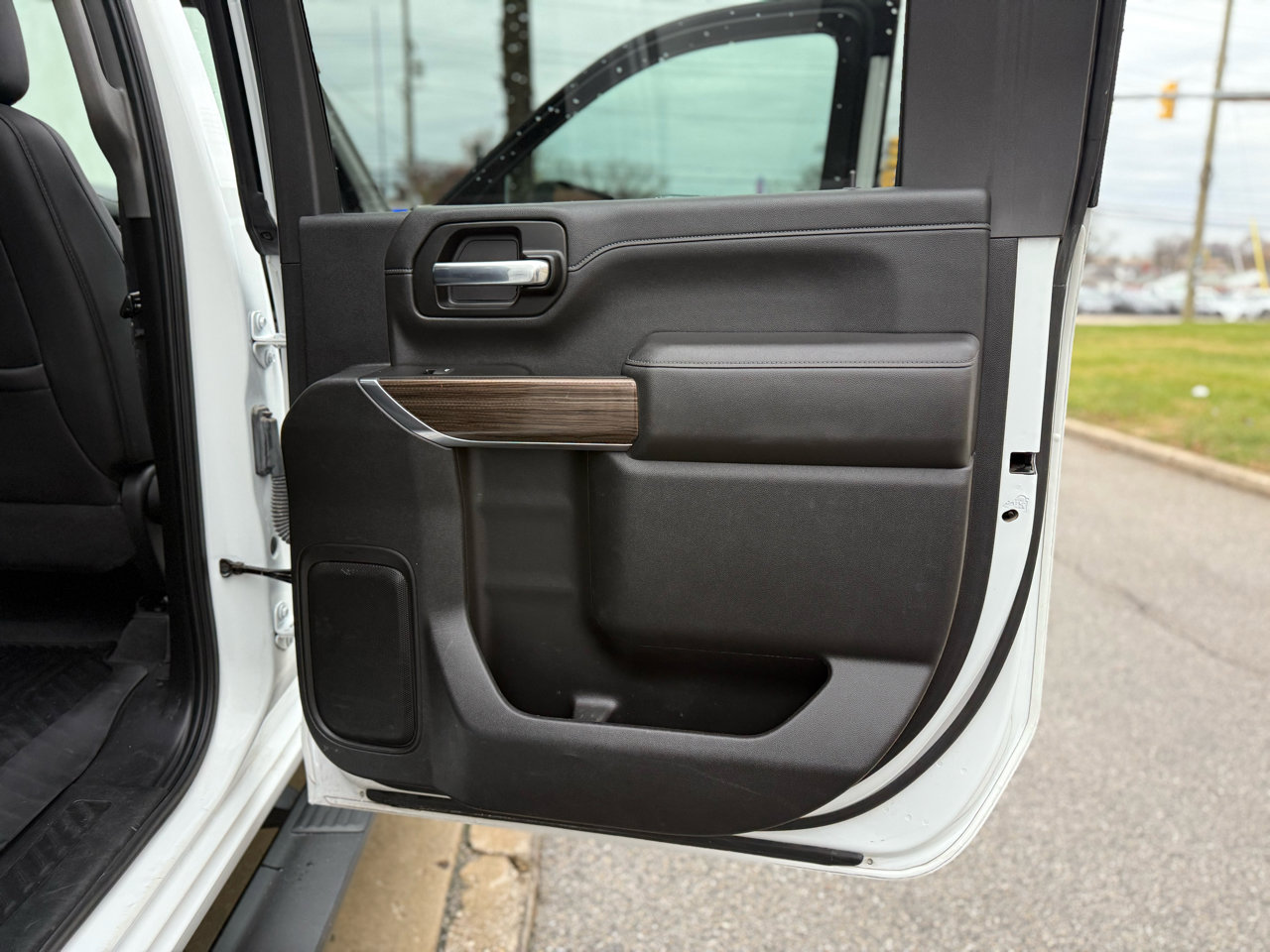 Used 2020 Chevrolet Silverado 2500 LT w/ Texas Edition image 35