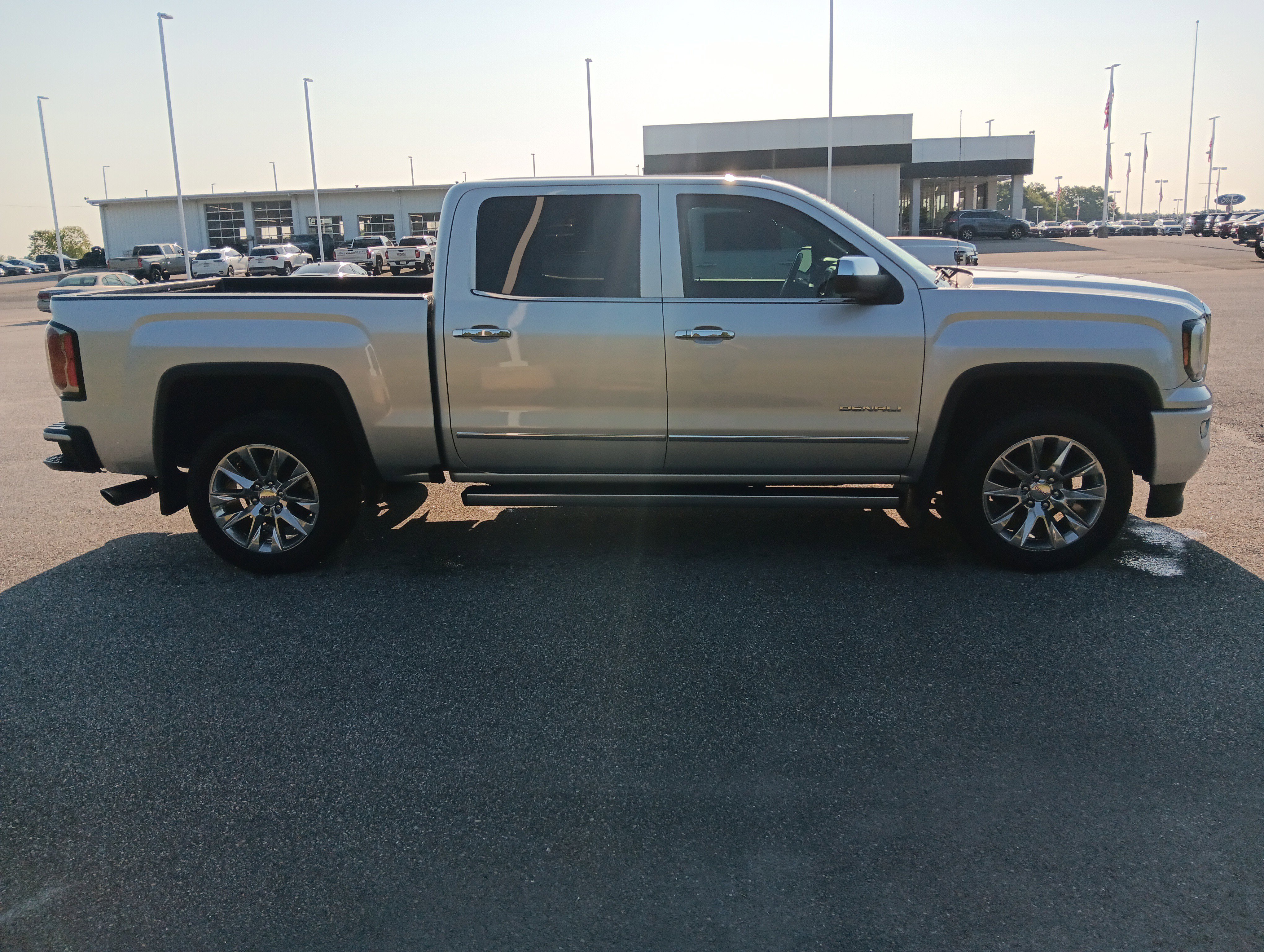 Used 2018 GMC Sierra 1500 Denali w/ Denali Ultimate Package AWD/4WD image 7