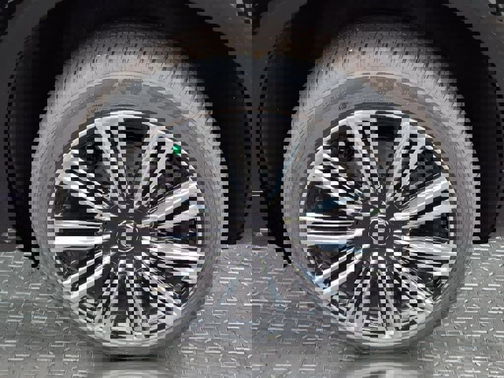 New 2026 Cadillac Vistiq Premium Luxury w/ LPO, Floor Liner Package image 15