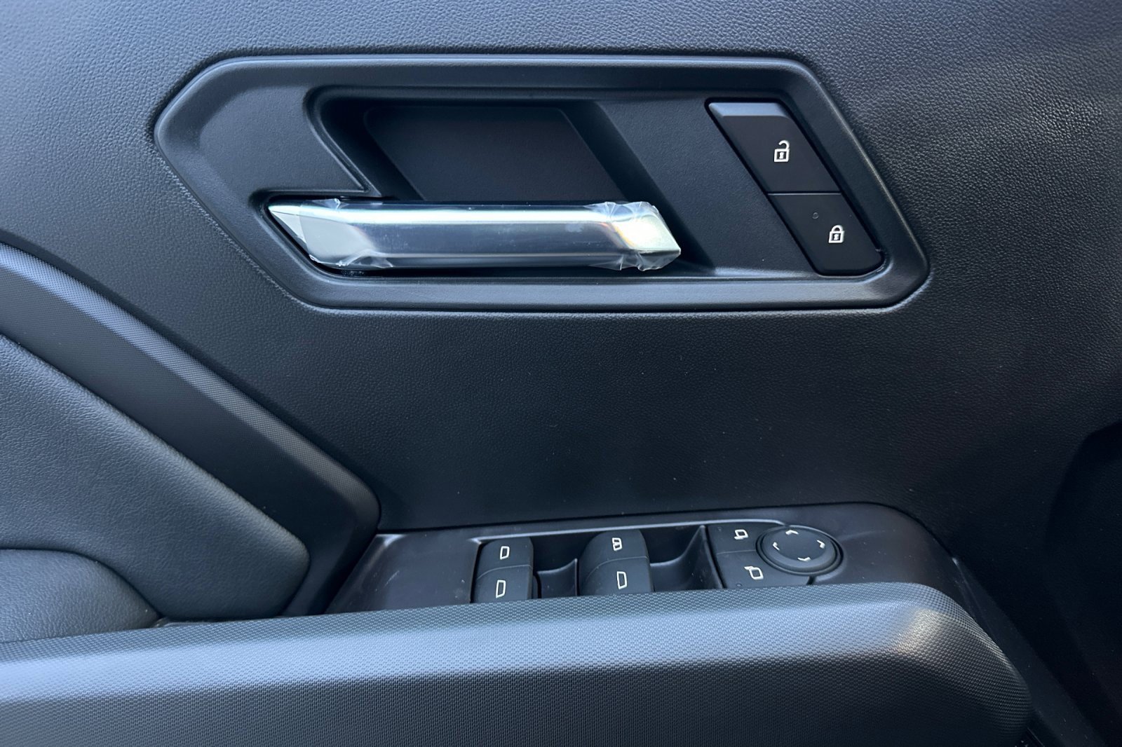 New 2026 GMC Canyon Elevation w/ Convenience Package image 12