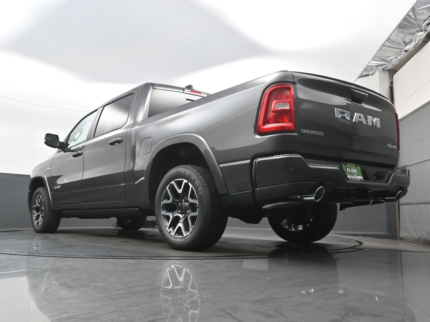 New 2027 RAM 1500 Laramie w/ Laramie Preferred Package AWD/4WD image 16