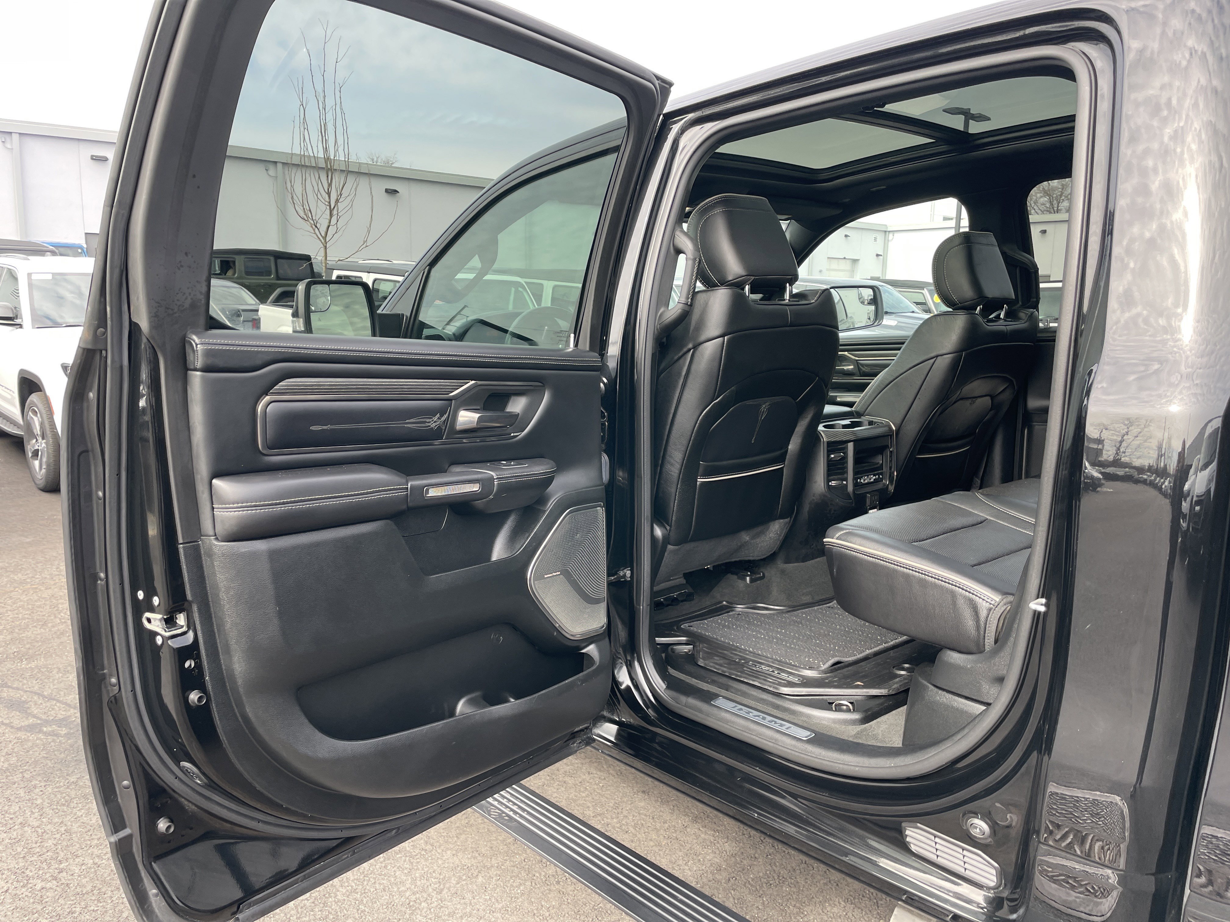 Used 2020 RAM 1500 Limited w/ Black Appearance Package image 25