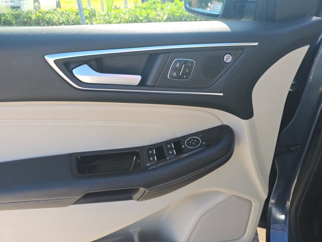 Used 2019 Ford Edge Titanium w/ Equipment Group 301A FWD image 9