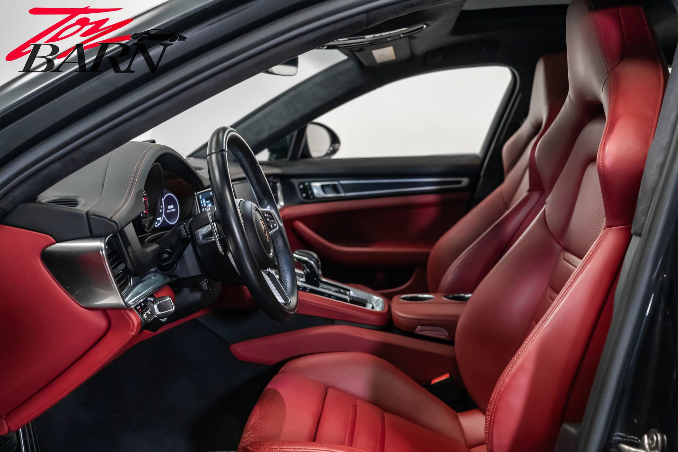 Used 2020 Porsche Panamera GTS image 26