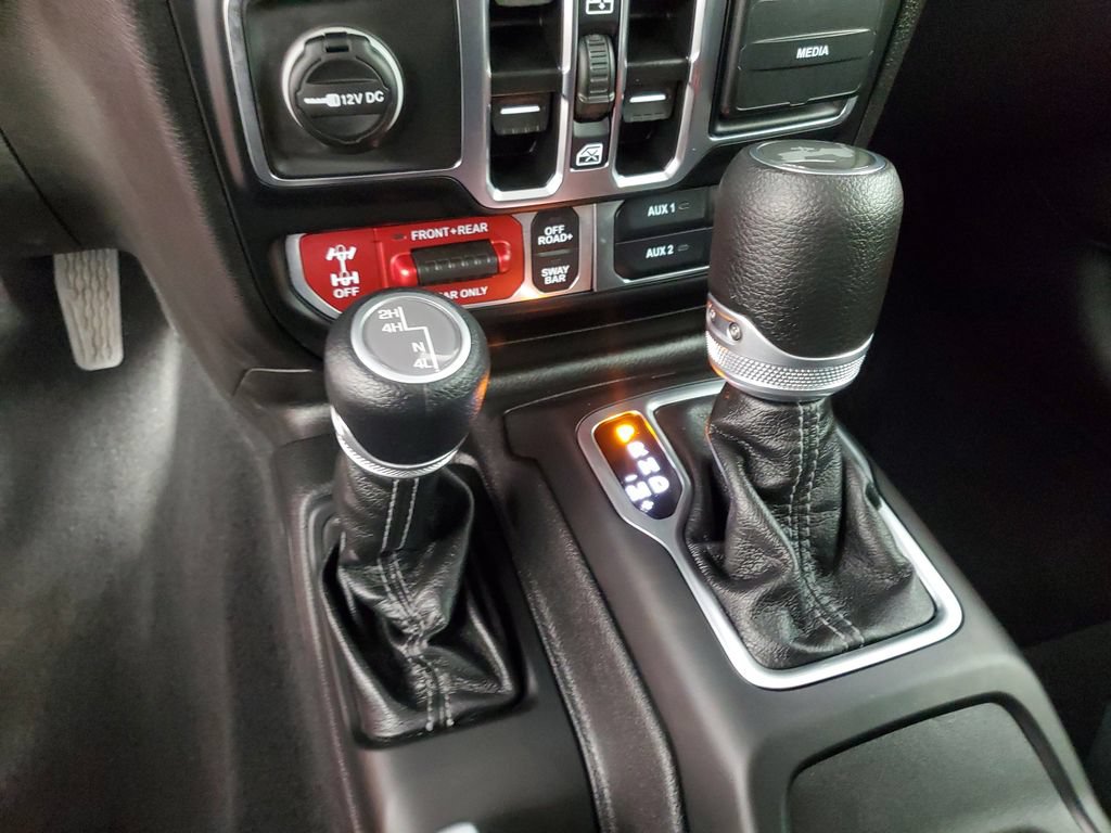 Used 2025 Jeep Wrangler Unlimited Rubicon w/ Convenience Group AWD/4WD image 18