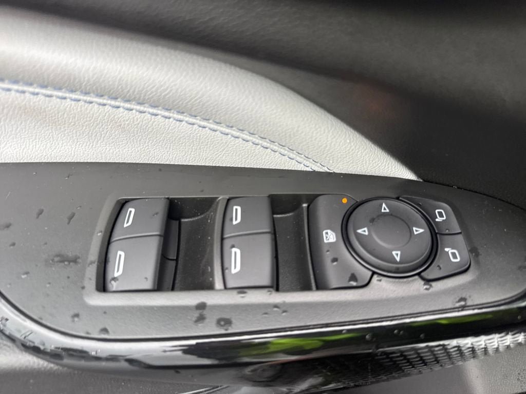 New 2026 Chevrolet Trax LT w/ LT Convenience Package FWD image 17