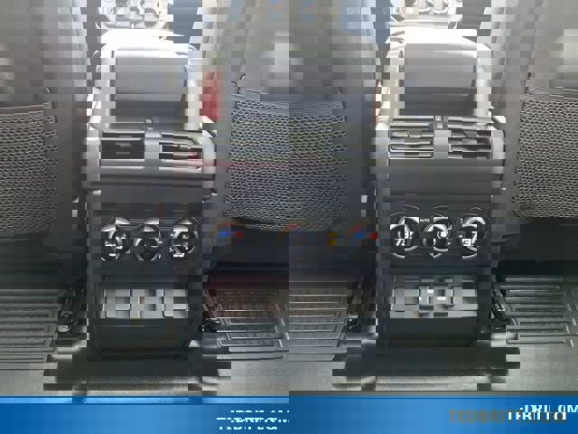 Used 2024 Land Rover Defender 110 SE AWD/4WD image 14