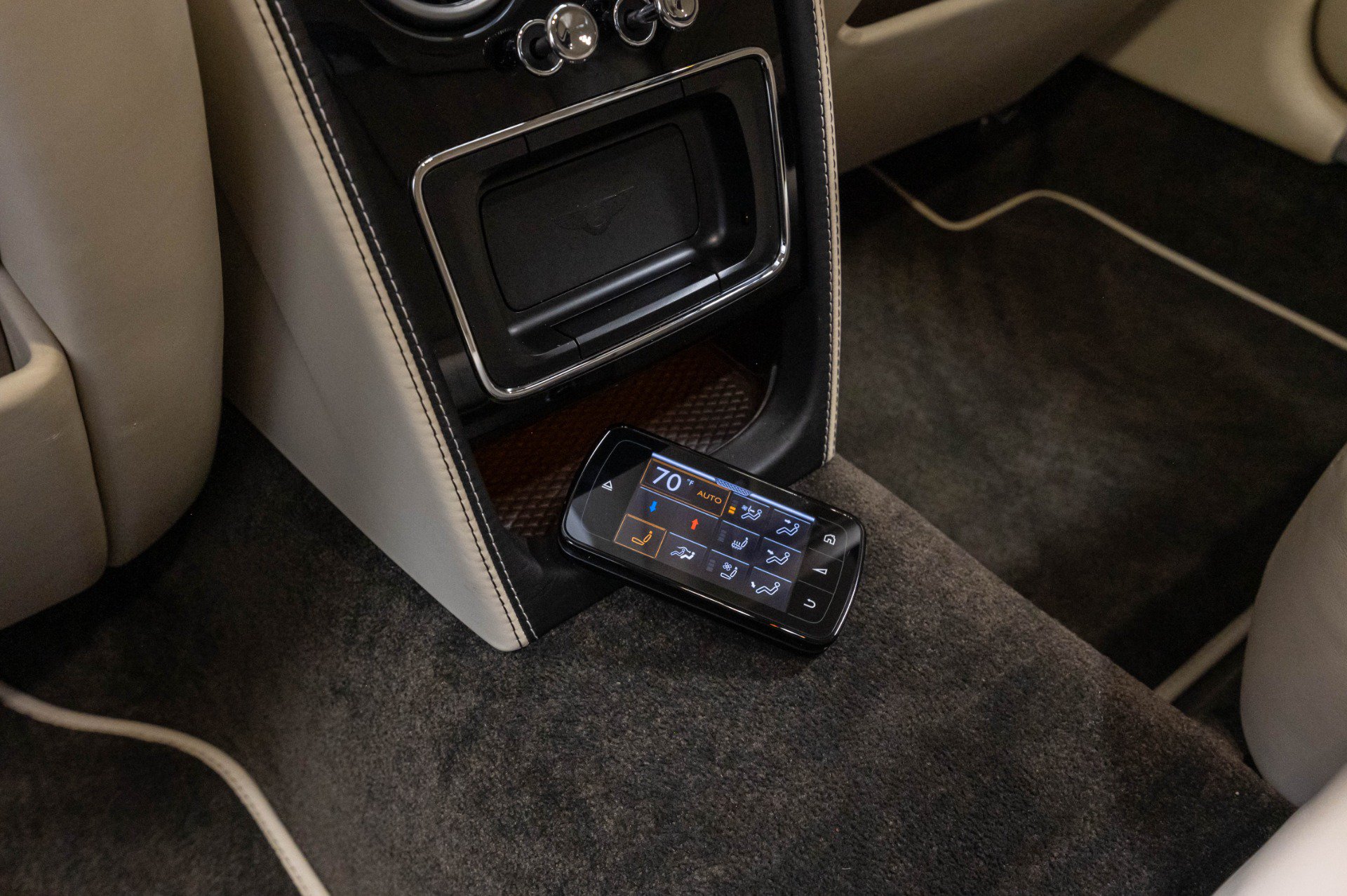 Used 2015 Bentley Flying Spur V8 AWD/4WD image 18