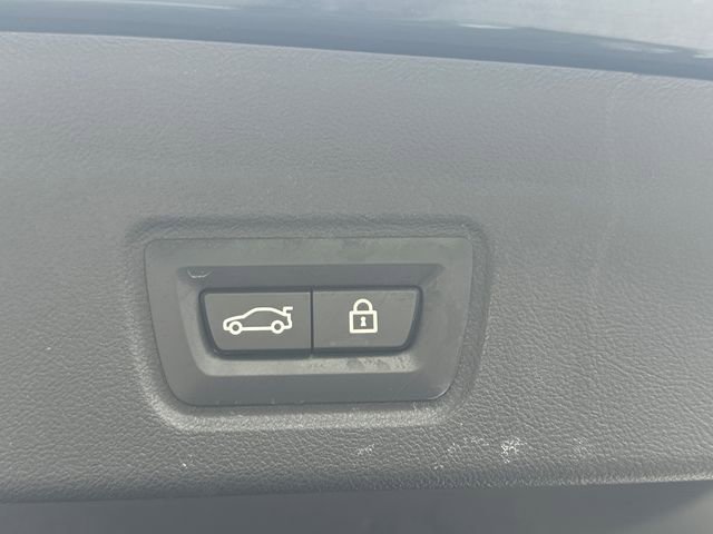 Used 2023 BMW i4 eDrive40 w/ M Sport Package RWD image 18