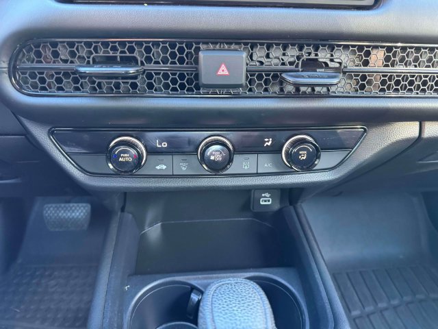 Used 2023 Honda HR-V LX image 32