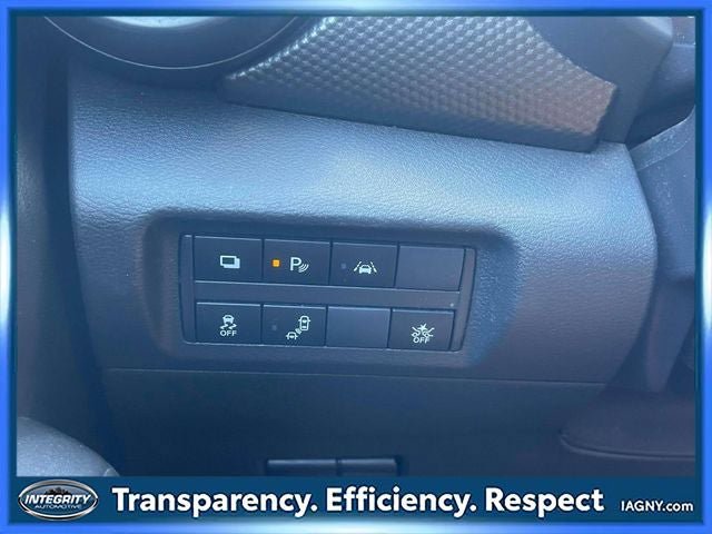 Certified 2020 Nissan Kicks S image 18